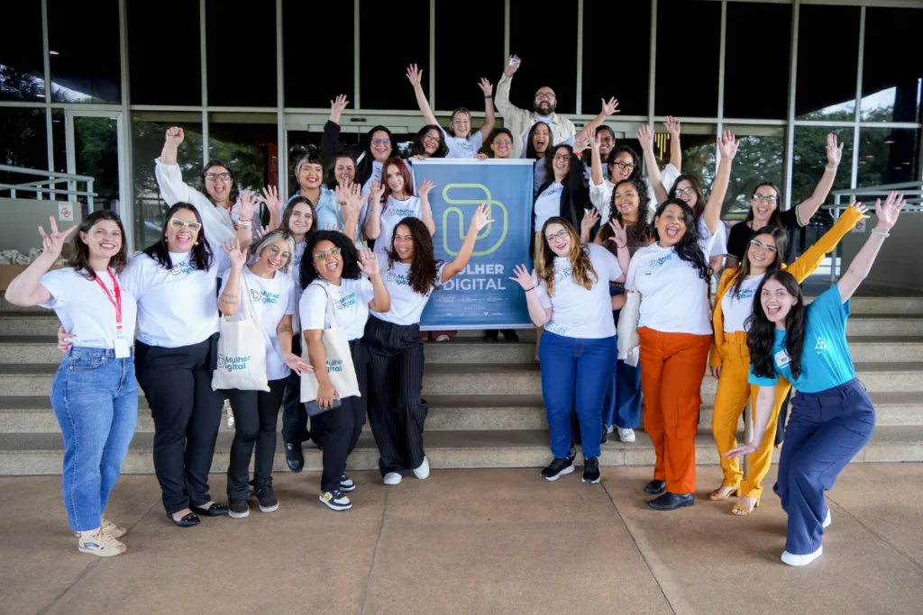 Visita, Mujer Digital y Kyndryl